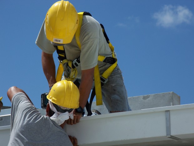 Колко важно всъщност е поставянето на улуци на покрива?